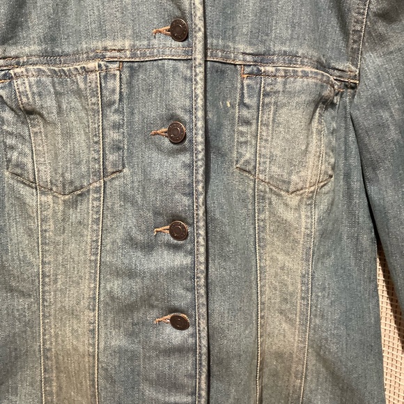 Geoffrey Beene Stretch Denium Jacket Distressed Wash, Size 4 - Picture 4 of 7